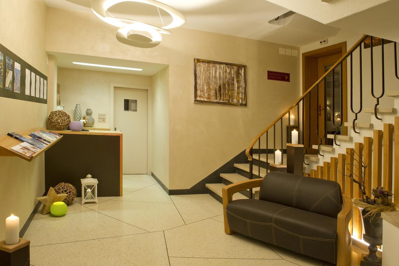 Hotel National Frutigen Szoba fotó